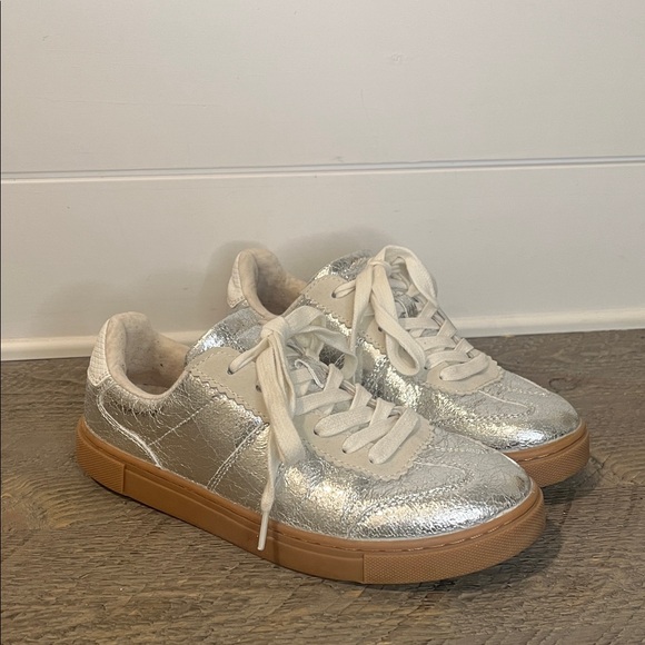 Cushionaire Shoes - Cushionaire Balance Lace Up Silver Metallic Sneakers Size 6